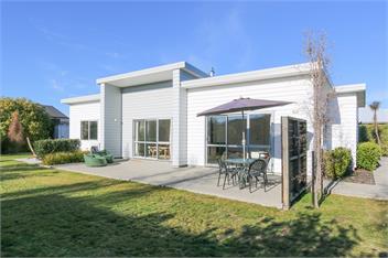 The Modern Retreat - Albert Town