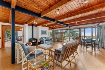 Lakefront Retreat (Bachcare) - Tauranga Taupo