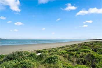 Beachfront Getaway (Bachcare) - Waikanae Beach