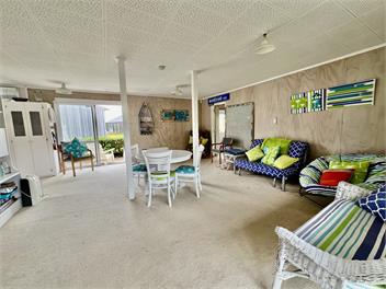 70's Iconic Bach - Whitianga