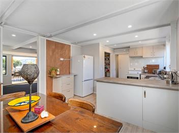 Spacious Family Getaway (Bachcare) - Whangamata