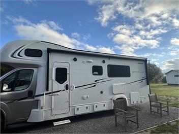 RV Space With Comfy Bed in Country Location - Hastings