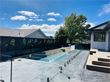 Large Family Home with pool and next to park - Wanaka