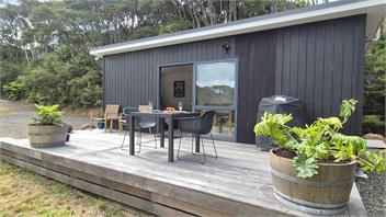 Hosts on the Coast Fernhaven Cabin - Whitianga
