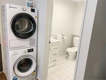 3-Bed Queenstown Apt with Balcony, Close to Town - Queenstown
