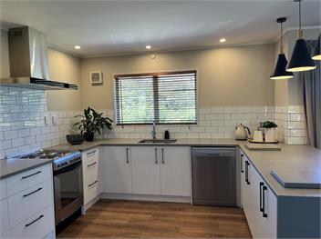 Lake View - Stunning Property overlooking Lake Okareka!! - Rotorua