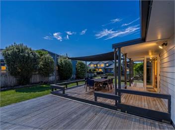 Nest by the Beach (Bachcare) - 