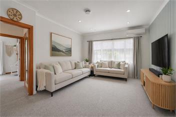Chic Nelson City Escape -