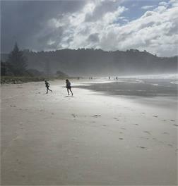 'Seabreeze' Waihi Beach Bach ** Superb location ~ Comfort ~ Relaxing ** - Waihi Beach