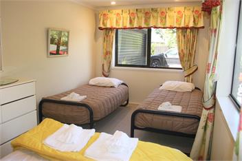 Walnut Grove Lodge sleeps 26 - Christchurch