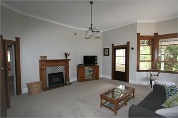 Aotea Homestead & Cottage - Martinborough