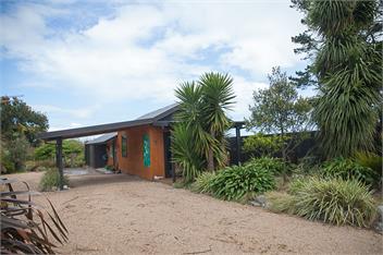 Honey House at Ruru Nest - Karamea