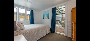 Beachy Bach - With Brand New Spa Pool! - Foxton Beach