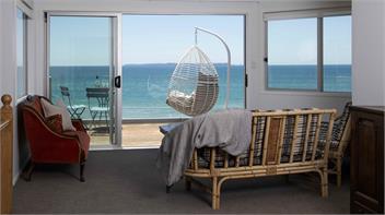 The Beachhouse- absolute beachfront! - Papamoa Beach