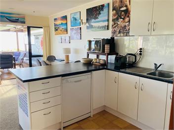 Holiday Haven on Seas Edge - Whakatane