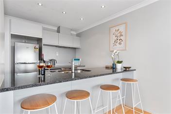 Sunrise, Seaviews and BBQs (Bachcare) - Papamoa