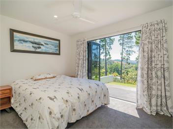 Treetop Bach (Bachcare) - Whangamata