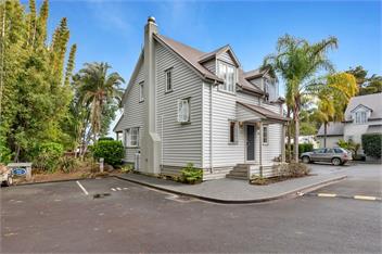 Russell Cottages (Bachcare) - Russell