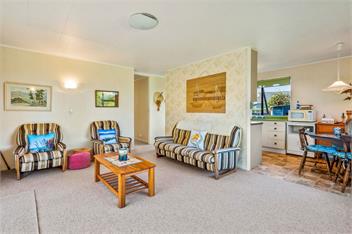 Waikanae Waves (Bachcare) - Waikanae Beach