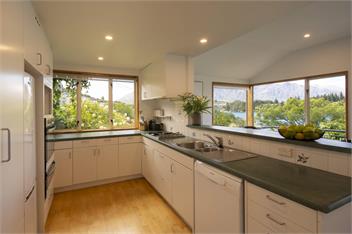 Tahuna Lakeside | Central location + Great for groups - Queenstown
