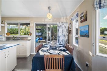 Kinder Cottage - Taupo - Private fully fenced back yard, close to shops - Taupo
