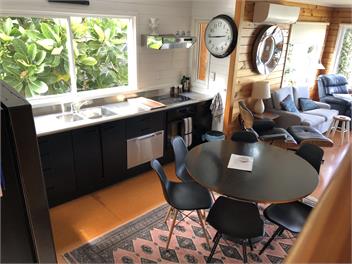 Oakura Bay Absolute-Beachfront Holiday Home - Northland