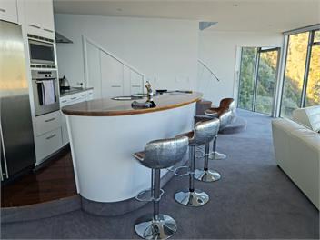 Houghton Starship Enterprise - Wellington