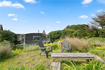 Beachfront Getaway (Bachcare) - Waikanae Beach