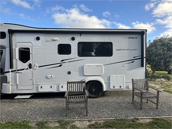 RV Space With Comfy Bed in Country Location - Hastings