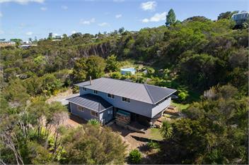 Sunny Paihia Retreat with BBQ, Spa and Pool - Paihia