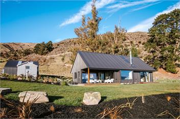 Ranger's Retreat | Stunning Mountain Views | Rural Location | Outdoor Fireplace - Wanaka