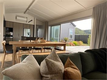 Spacious Lake House - Kinloch