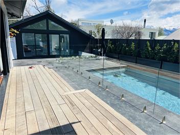Large Family Home with pool and next to park - Wanaka