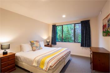 Central Home | Lake Views | 3 Bedrooms | Free WIFI - Queenstown