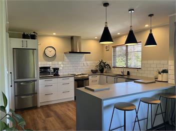 Lake View - Stunning Property overlooking Lake Okareka!! - Rotorua