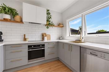 Chic Nelson City Escape -
