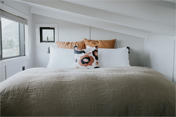 Kanuka Terrace - The Little Black House -