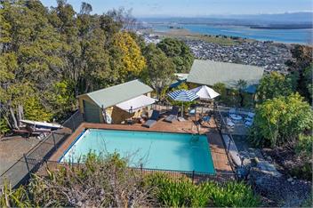 Hilltop Ocean Views - Twin Outdoor Baths & Pool -