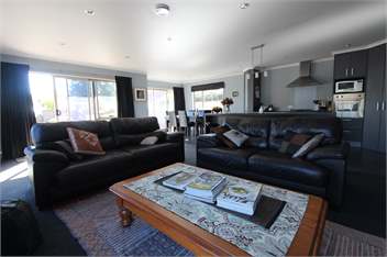 Bermuda - your home away from home - Takaka Nelson