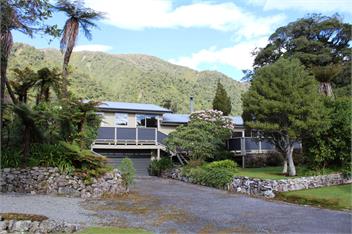 LAKE KANIERE RETREAT - Kokatahi near Hokitika