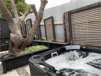 Beachy Bach - With Brand New Spa Pool! - Foxton Beach
