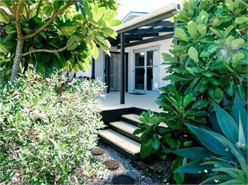 Moa Bach (Bachcare) - Oneroa