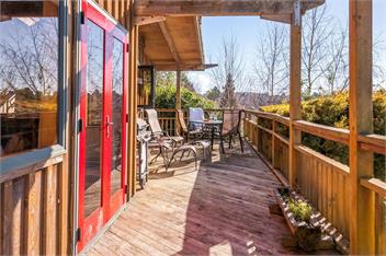 Treetop Hideaway (Bachcare) - Taupo Central