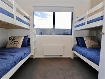 Lake House (Bachcare) - Te Anau