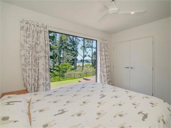 Treetop Bach (Bachcare) - Whangamata