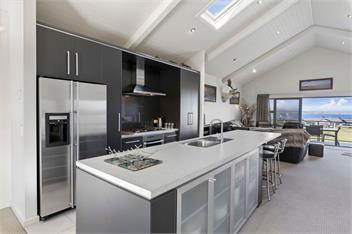 Lake View Bliss (Bachcare) - Acacia Bay