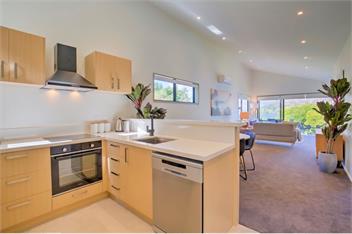 The Villa Lookout (Bachcare) - Queenstown