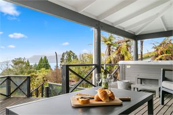 Splendour on Spencer (Bachcare) - Lake Tarawera