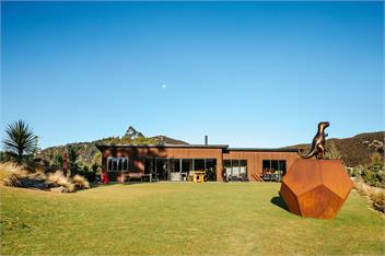 Mt Roy Terrace - Spa Pool - Extensive Artwork Collection - Wanaka