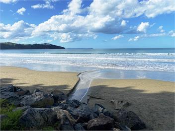 Orewa Beach House....seconds to beach - Orewa